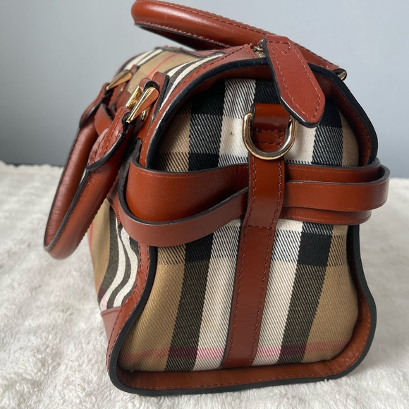 Burberry Brown and Tan Plaid Duffel women Bag - Picture 5 of 16